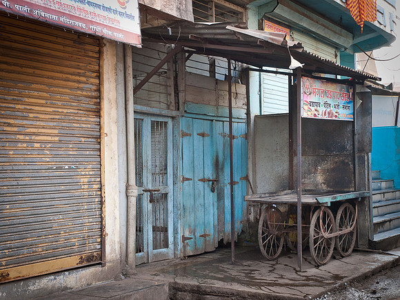 Pali Storefronts