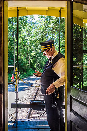 Conductor 25